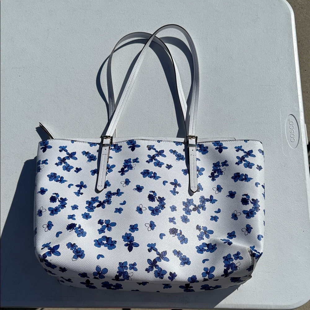 Liz Claiborne Blue Floral White Tote